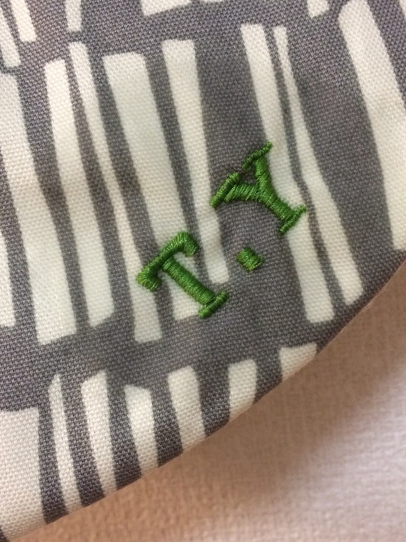 刺繍名入れ可能 まんまる ベビースタイ 個性的柄×ワッフル生地 3枚目の画像