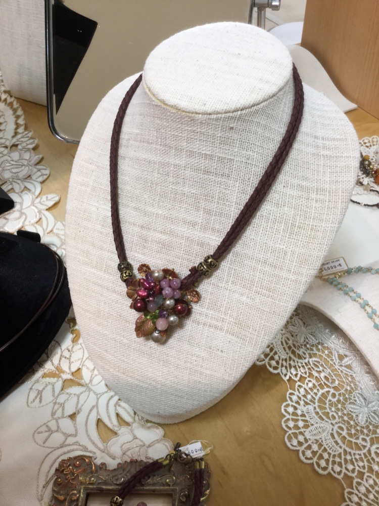 ボルドーカラー淡水パールネックレス
