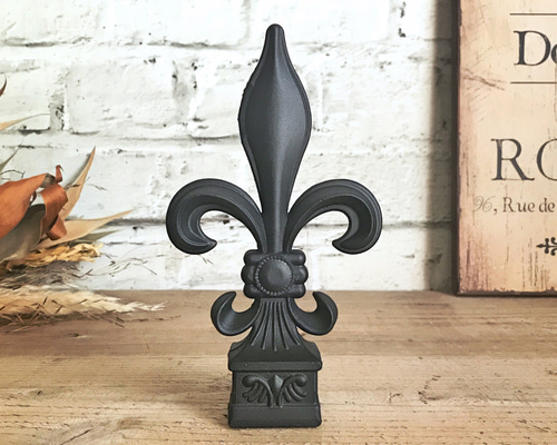 □フルールドリス 百合の紋章 メタルオブジェ【マットブラック