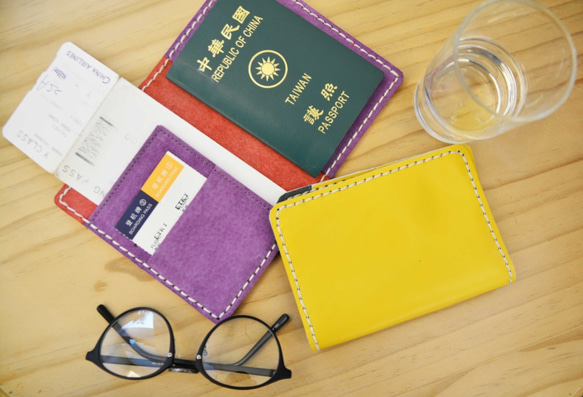 蘑菇詩人皮革手作 ─ 護照夾 。(護照包,證件夾,機票旅行多功能卡套,卡片夾,皮革卡套) 第2張的照片