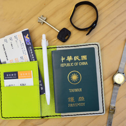 キノコの詩人革の手作り─パスポートホルダー。 （パスポートパッケージ、ドキュメントフォルダ、チケットトラベル多機能カードセット、 3枚目の画像