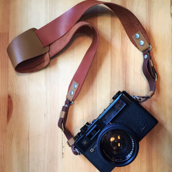 蘑菇詩人皮革手作 ─ 皮革相機背袋。(掛繩,背袋,背繩,相機繩,相機袋) 第7張的照片