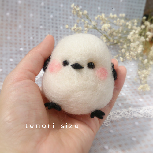 雪の妖精 シマエナガ 羊毛フェルト シマエナガ 雪の妖精 オーダー受付【羊毛フェルト】 羊毛フェルト クリ