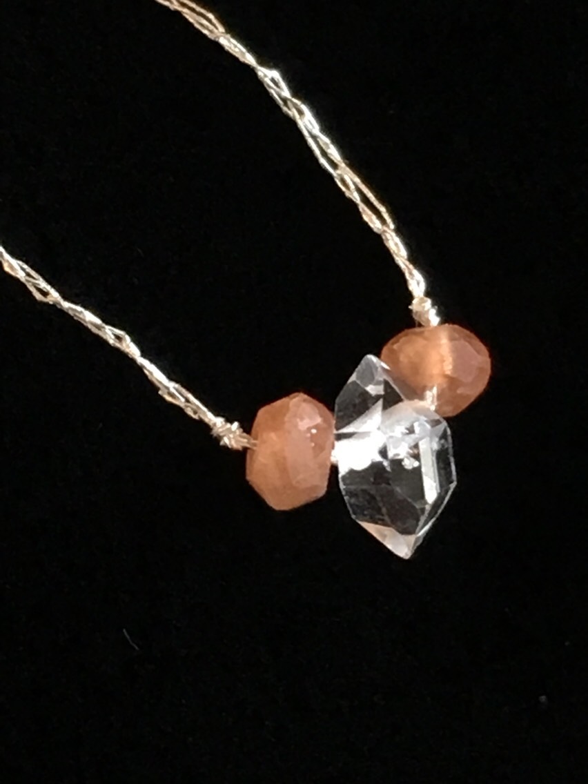 裂け谷のネックレス＊ハーキマーダイヤモンド＋サンストーン