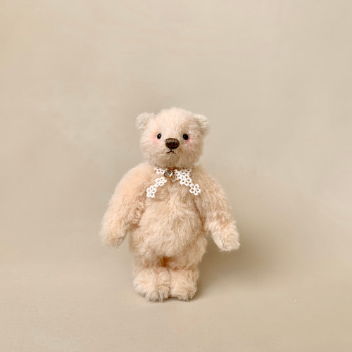 手のひらサイズのテディベア（エンジェル） ぬいぐるみ POLARIS BEAR