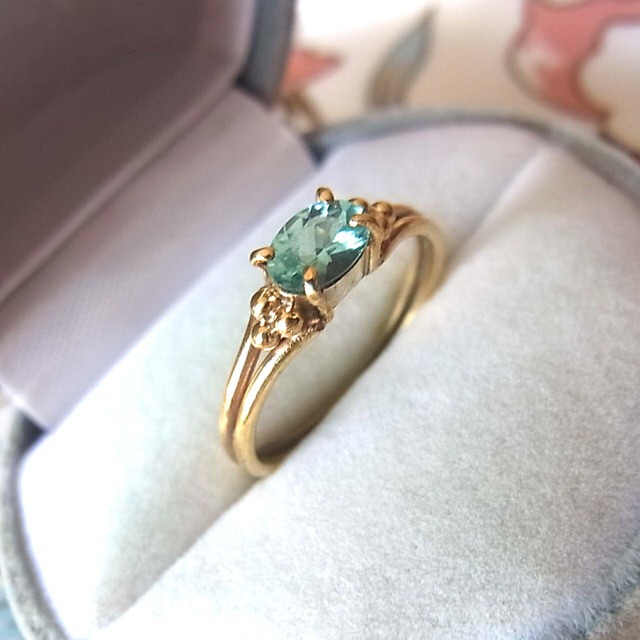 ミントグリーンアパタイト　アンティーク風リング　オーバルファセット・カット