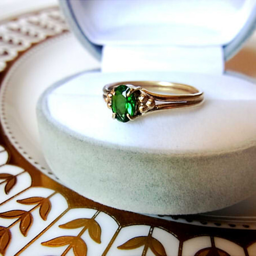 エメラルドグラス アンティーク風リング 指輪・リング Luciole