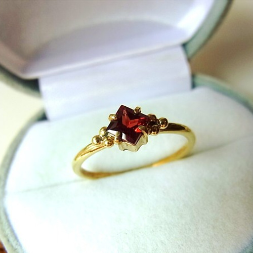ガーネット指輪 天然ガーネット 婚約指輪セット 1月誕生石 ハーフエタニティ