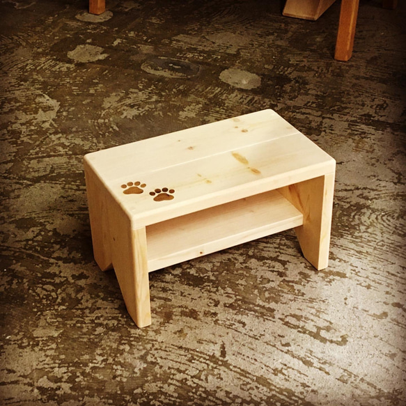ねこが足あとつけちゃった小さな踏み台 その他家具 Asukayama