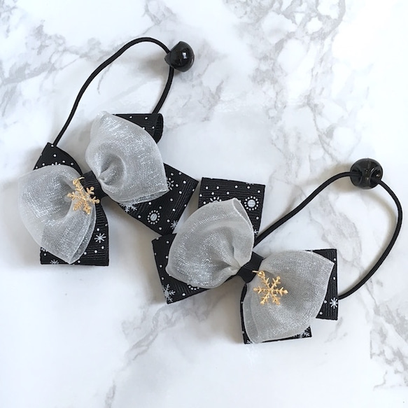 ハンドメイド 雪の結晶リボンチャーム