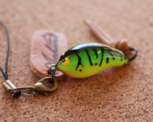 釣り好き魚好きにはたまらない！ルアー ストラップ ホットタイガー