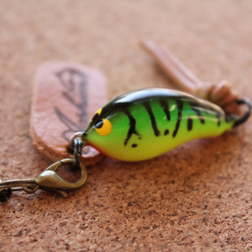 釣り好き魚好きにはたまらない！ルアー ストラップ ホットタイガー