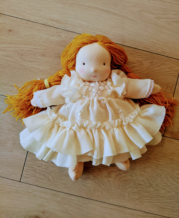 ふりふりワンピースを着せた手作り人形 ふりふりワンピースの手作り人形 その他人形 Kanon 通販 11339546