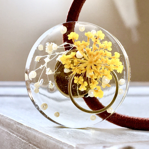 ハンドメイド レジン ヘアゴム きいろ おはな（黄色いお花たちの