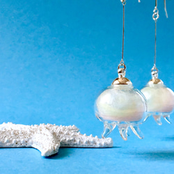 レインボークラゲのピアス/イヤリング  jellyfish pierce/earring 両耳用 2枚目の画像