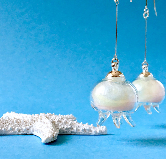レインボークラゲのピアス/イヤリング  jellyfish pierce/earring 両耳用 2枚目の画像