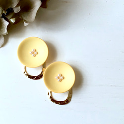 France button & gold ring pierce/earrings (yellow)2way 3枚目の画像