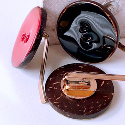 ココナッツボタンのぷっくりポニーフック(ピスタチオ)   ボタンサイズ約3cm フック約3.3cm 9枚目の画像