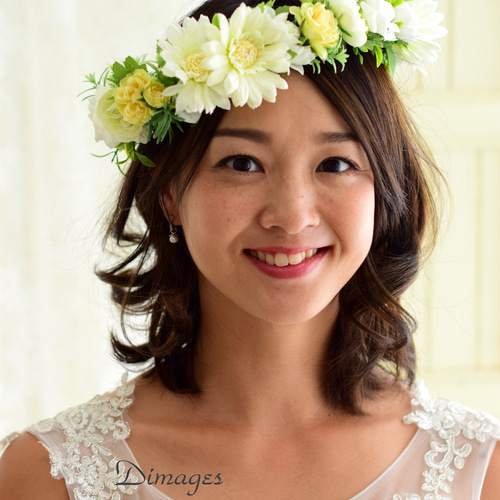 大輪のガーベラ&バラ&ラナンキュラスの優しいクリーム系花冠