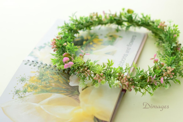 ミニグリーンリーフ&ピンクの実物＊摘み草のような花冠【Flower Crown G&P-02】 4枚目の画像
