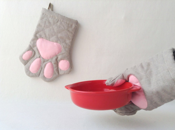 【春の福袋】猫のエプロンと猫の手鍋つかみセット 3枚目の画像