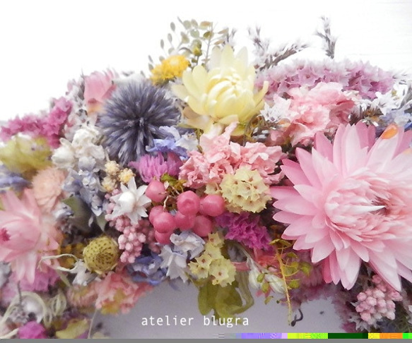 八ヶ岳〜春の小花を集めて淡いピンクWreath26cm 1枚目の画像