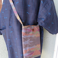 鮮やかな色大島紬のプチポシェット（送料無料） 1枚目の画像