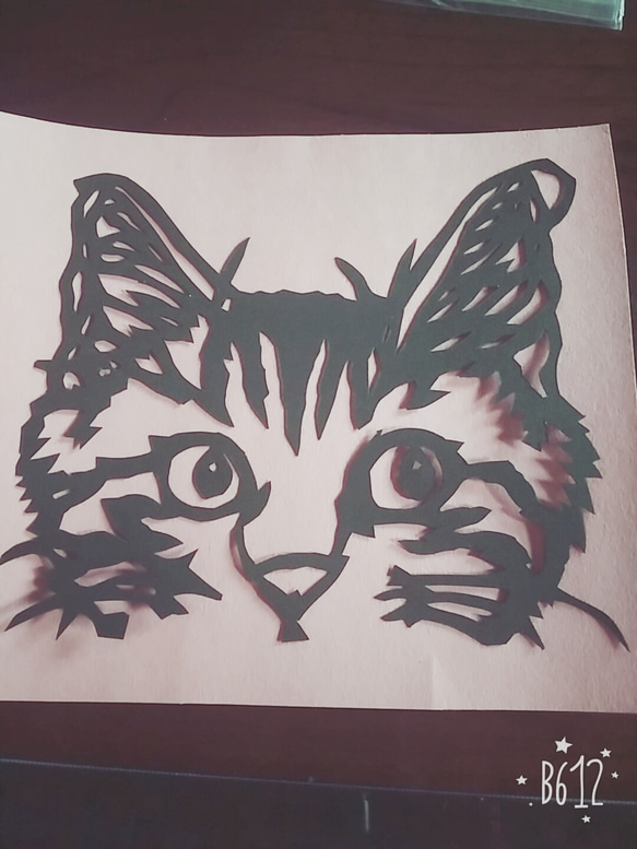 猫の切り絵。4枚 2枚目の画像