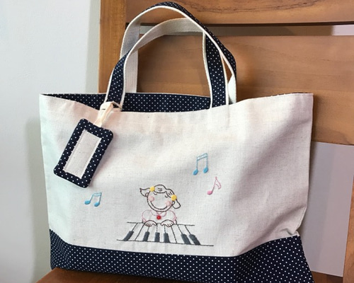 ファミリア　レッスンバッグ　手刺繍　ピアノ　希少（未開封品） a260f6774d12440436359bac57ef46