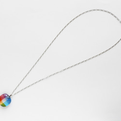 織り（虹色・縦）／ガラスのペンダント 4枚目の画像