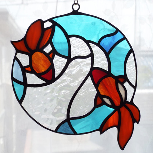 ステンドグラス「空を泳ぐ金魚」 サンキャッチャー glass かぜの