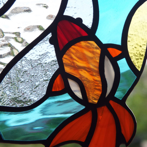 ステンドグラス「空を泳ぐ金魚 (4)」 サンキャッチャー glass かぜのと