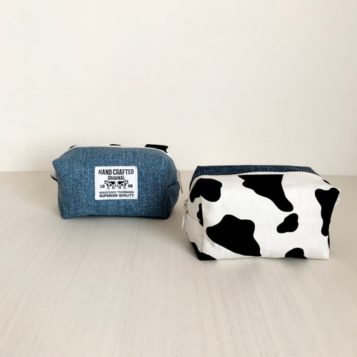 ころんとかわいいスクエアポーチ＊うしさんとデニム風＊サックス