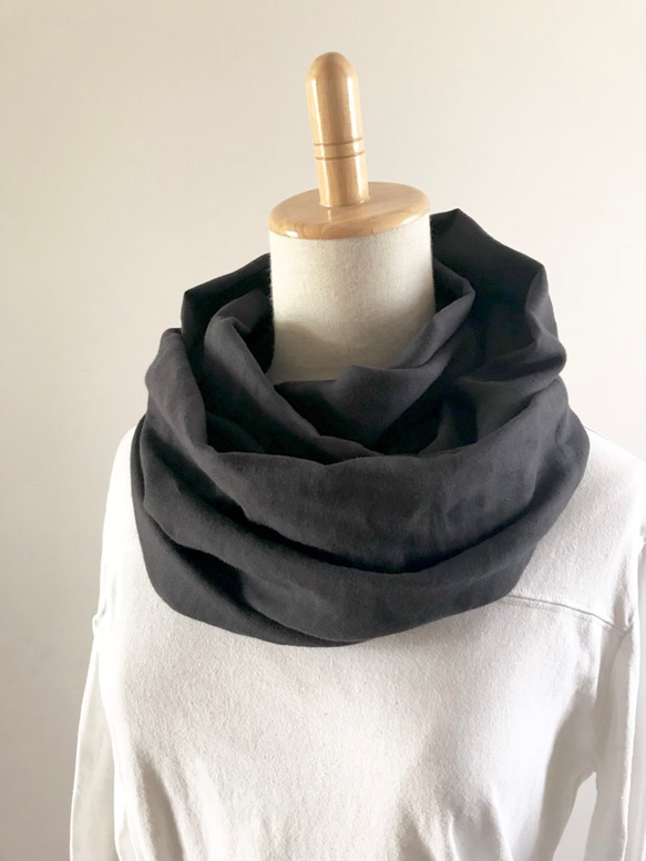 やわらか☆ダブルガーゼのスヌード＊ダークグレー＊ねじりあり 1枚目の画像
