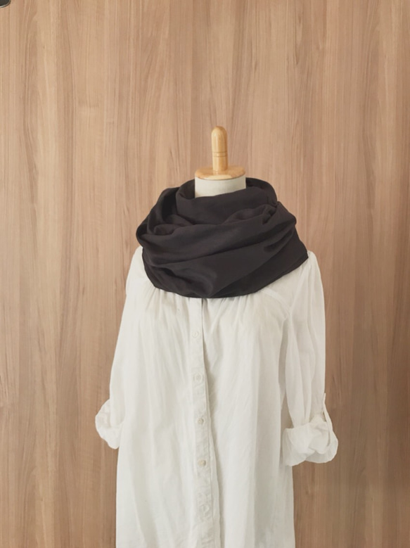 やわらか☆ダブルガーゼのスヌード＊ダークグレー＊ねじりあり 4枚目の画像