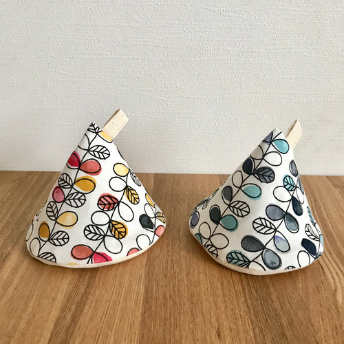 キッチン雑貨も北欧風に！三角鍋つかみ（リーフ） 鍋つかみ TAMY'S