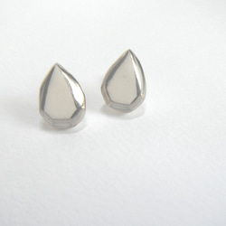 銀彩jewel cut pierce (pairshape 白） 2枚目の画像