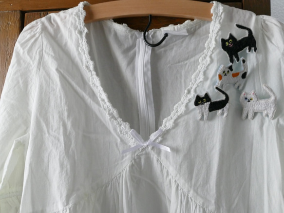 刺繡胸針貓白貓 第6張的照片