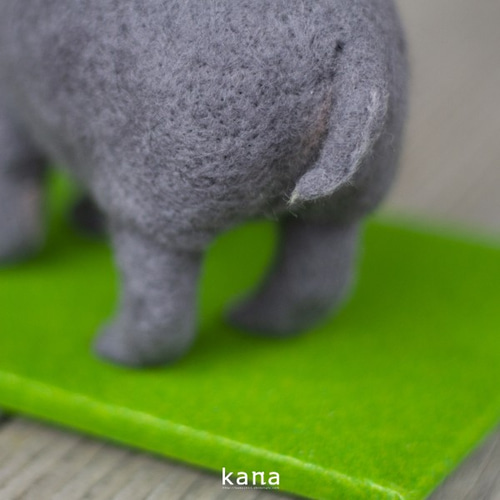 とても大きい　ハンドメイド 羊毛フェルト カバぬいぐるみ フリル付き とても大きい ハンドメイド 羊毛フェルト カバぬいぐるみ フリル