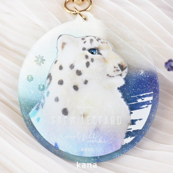 An acrylic key chain that will stare at you.Snow Leopard 第1張的照片