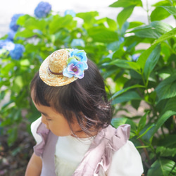 【数量限定】小さな麦わら帽子の紫陽花ヘアクリップ 1枚目の画像