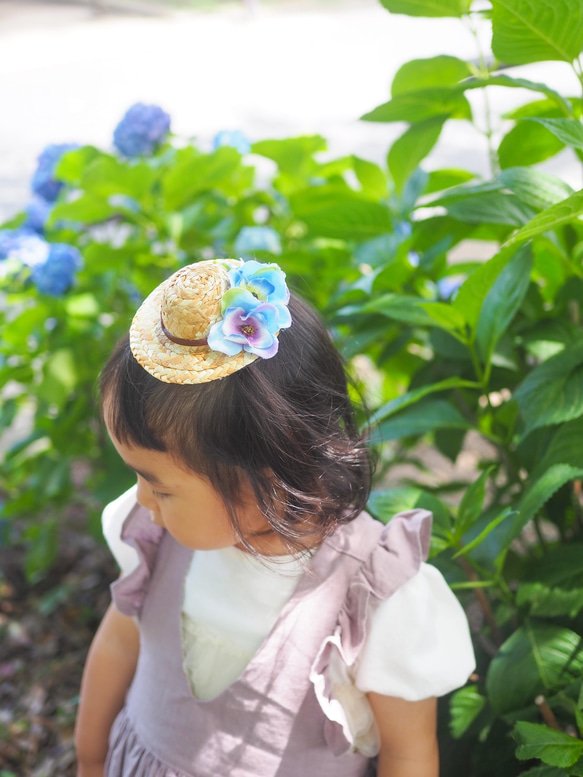 【数量限定】小さな麦わら帽子の紫陽花ヘアクリップ 1枚目の画像