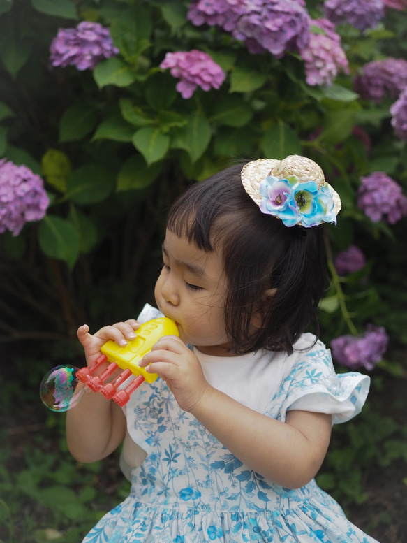 【数量限定】小さな麦わら帽子の紫陽花ヘアクリップ 2枚目の画像