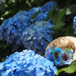 【数量限定】小さな麦わら帽子の紫陽花ヘアクリップ 3枚目の画像