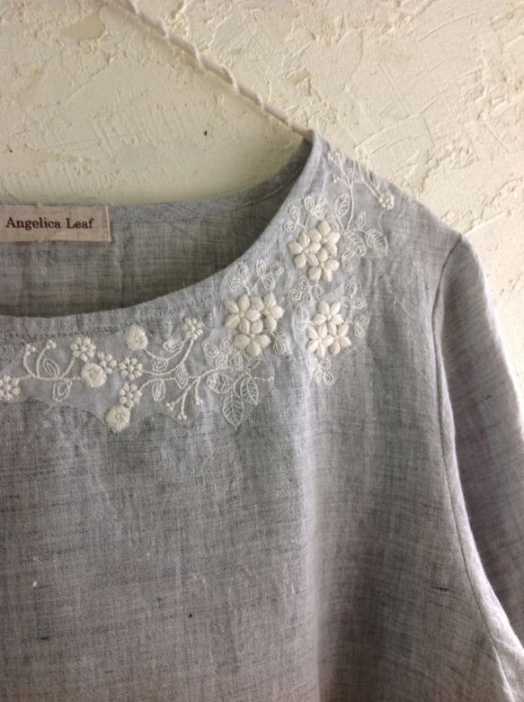 CSSBR1野花と忘れな草の刺繍レースの 遠州織りリネンブラウス 受注製作品 C1532411972(11700円)