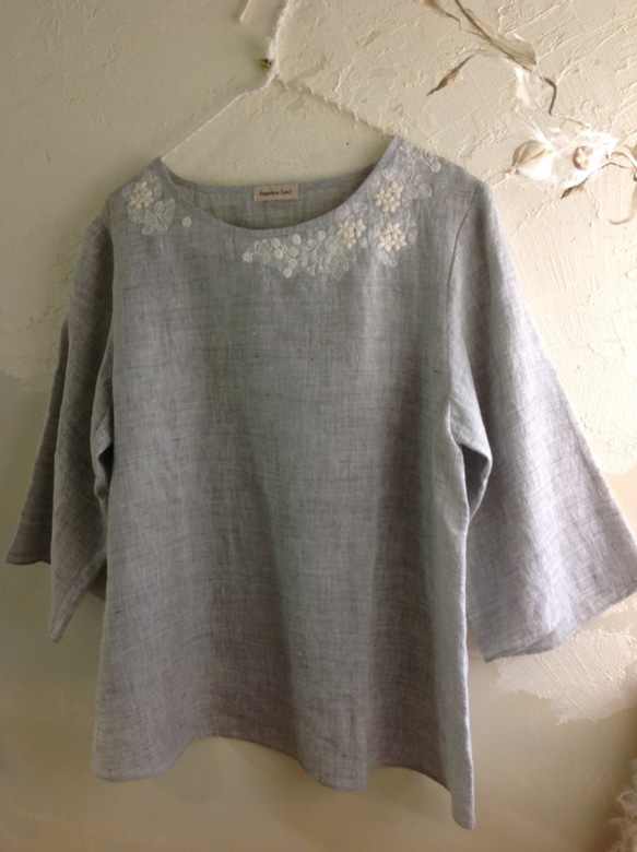 CSSBR1野花と忘れな草の刺繍レースの 遠州織りリネンブラウス 受注製作品 C1532411972(11700円)