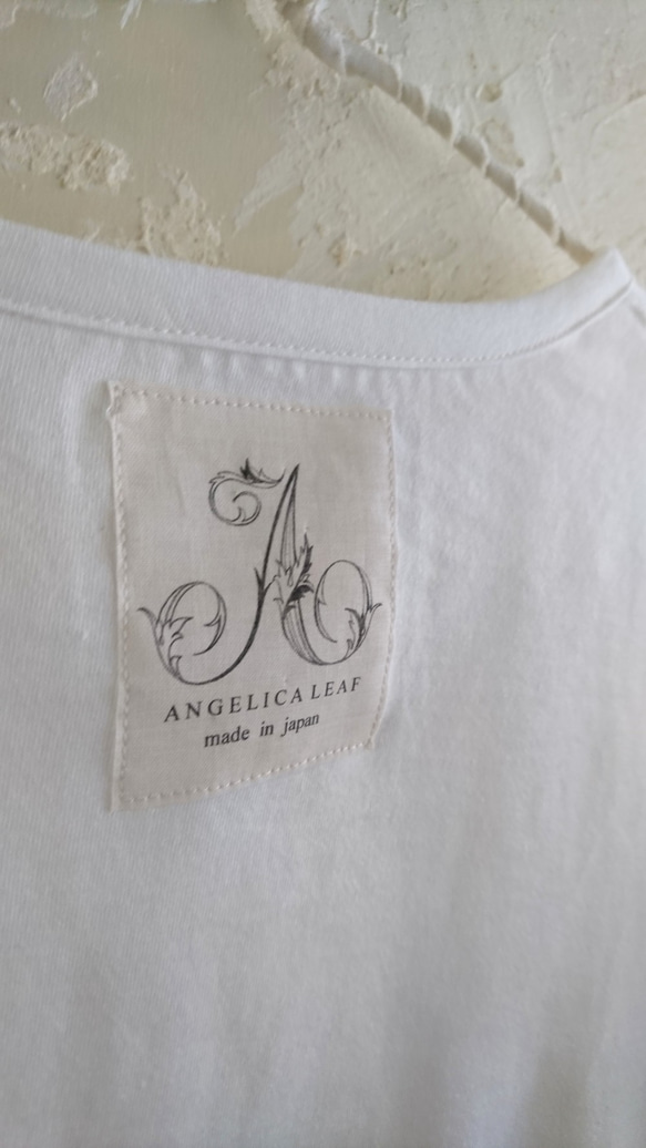 ANGELICALEAFサスティナブル メッセージTシャツ フレンチメッセージ ’Juteme'  ホワイト 3枚目の画像