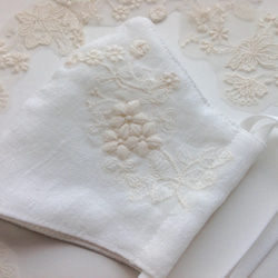 SS12WH新作♪輕薄透氣面膜♪吸水速乾♪野花勿忘我刺繡蕾絲象牙新作♪ 第1張的照片