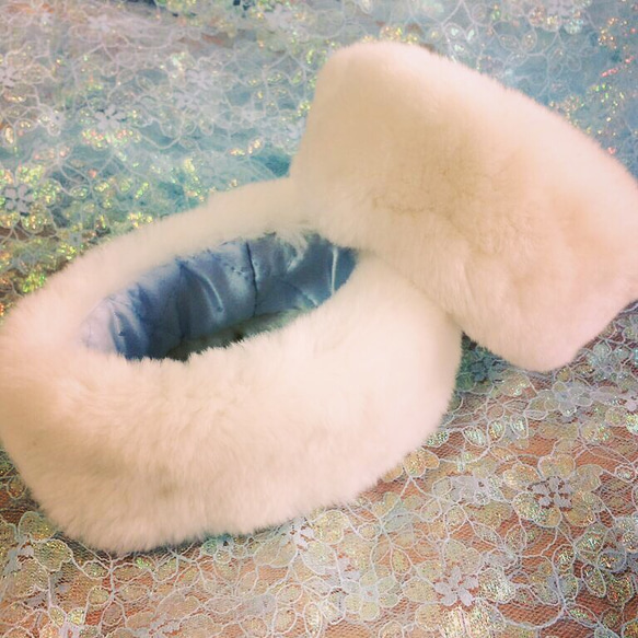 サイズオーダー受注生産制♡fur cuffs 1枚目の画像