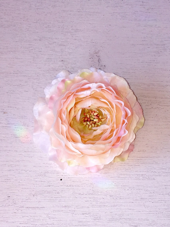 ラナンキュラスの花飾り ピンク（送料込） 1枚目の画像